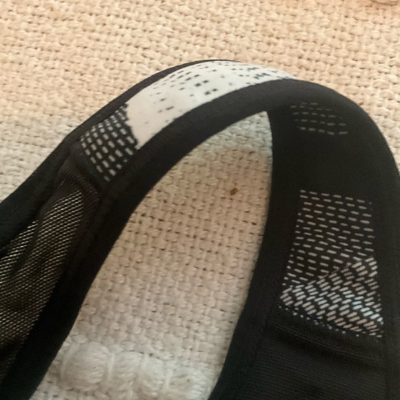 Adidas top - Picture 3 of 6